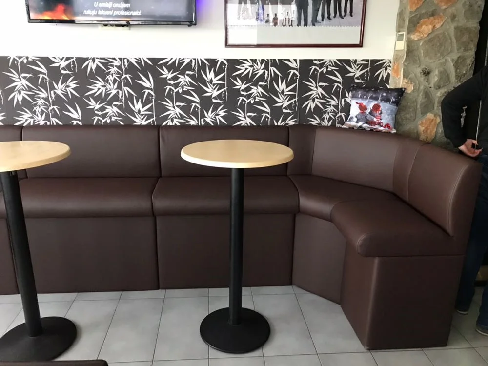 Rišpet caffe - Biograd — rad 8, tapeciranje Romana