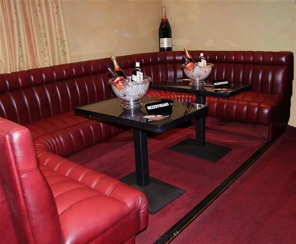 Fontana night club — rad 3, tapeciranje Romana