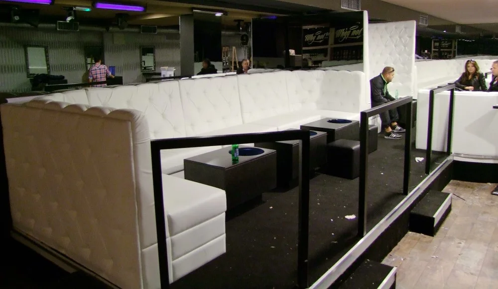 Night club W i N — rad 7, tapeciranje Romana