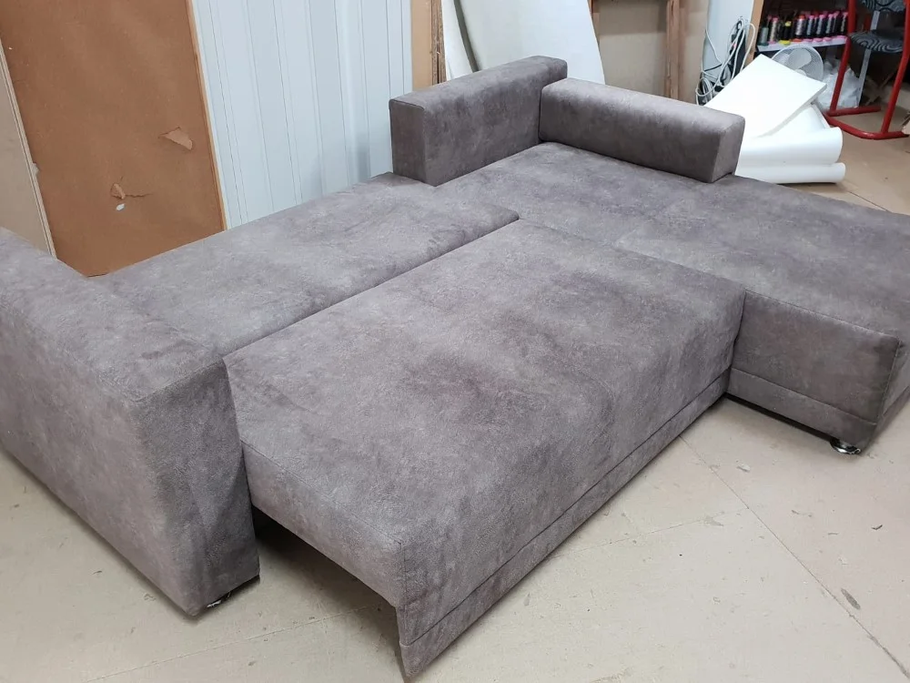 Kutne garniture, trosjedi, dvosjedi i kreveti — rad 12, tapeciranje Romana