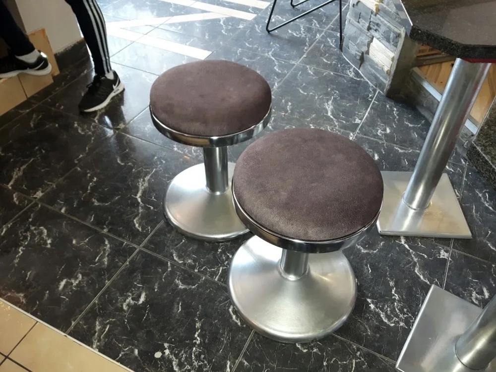 caffe Alibi Bjelovar — rad 2, tapeciranje Romana