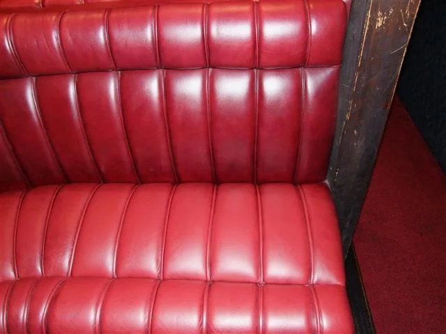 Fontana night club — rad 2, tapeciranje Romana
